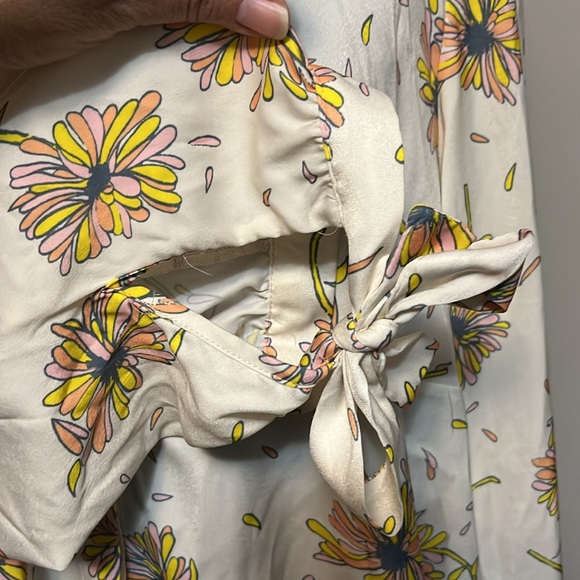 Floral blouse - Picture 3 of 6